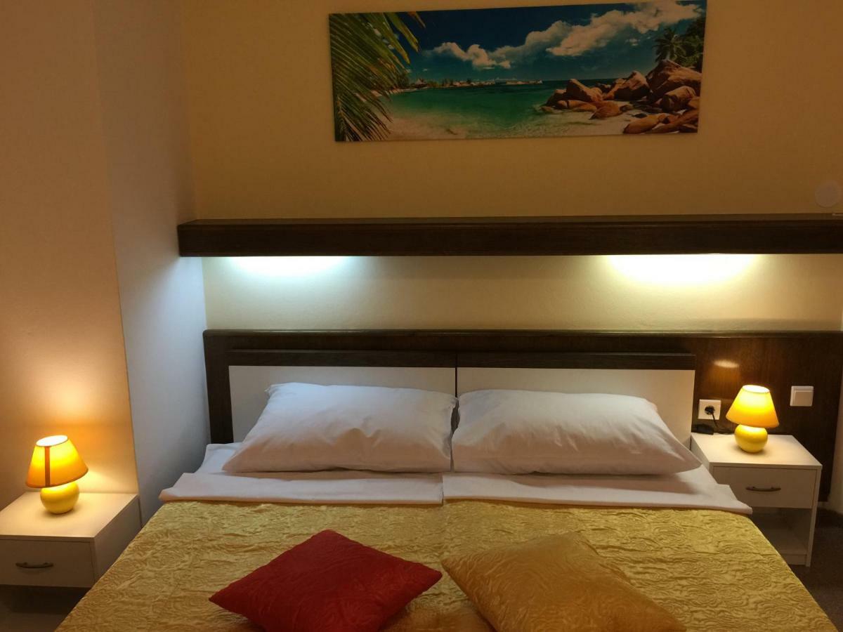 Hotel Ruza Нови Винодолски Екстериор снимка